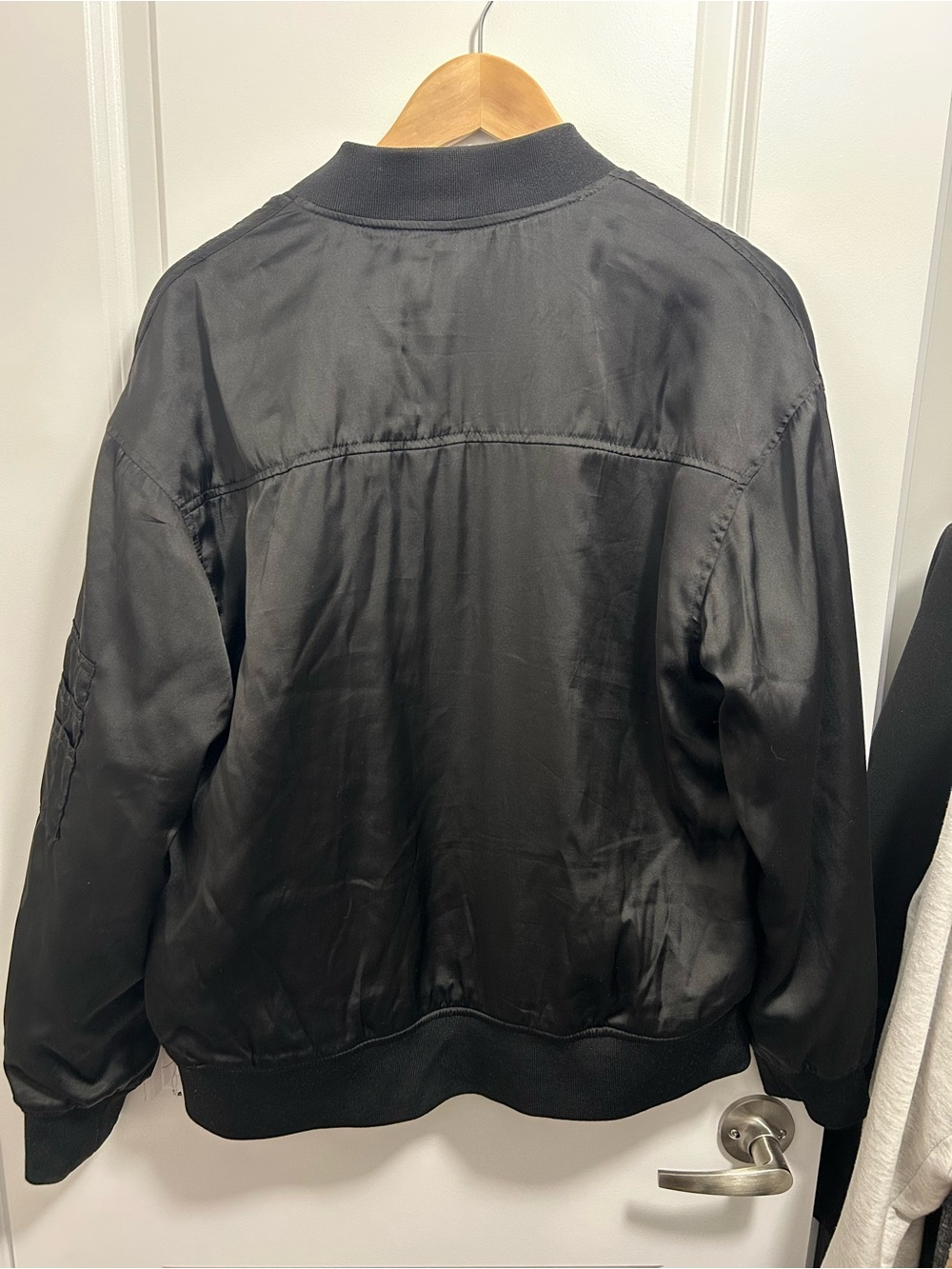 H&M Black Satin Bomber Jacket - women’s  Classic Zip Front - Picture 3 of 3
